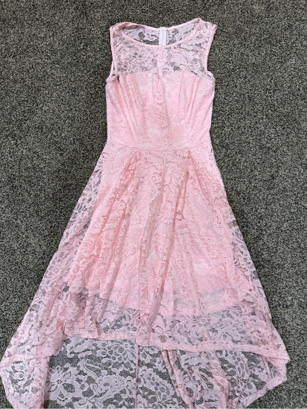 Sleeveless Pink Lace Prom Dress with High-Low Hem